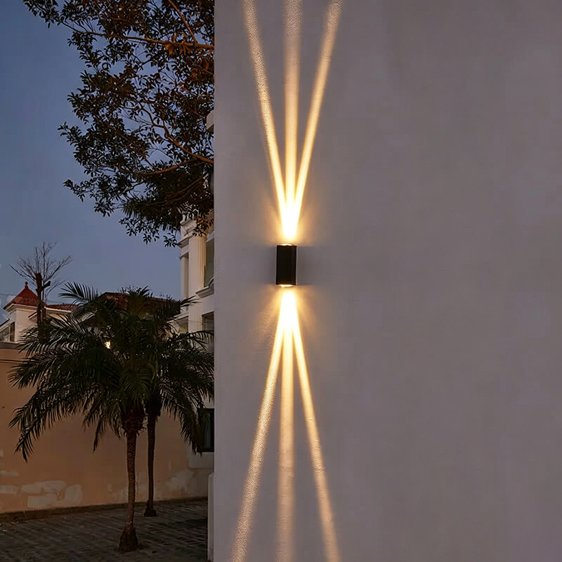 Alcobaça sconce three-beam configuration detail
