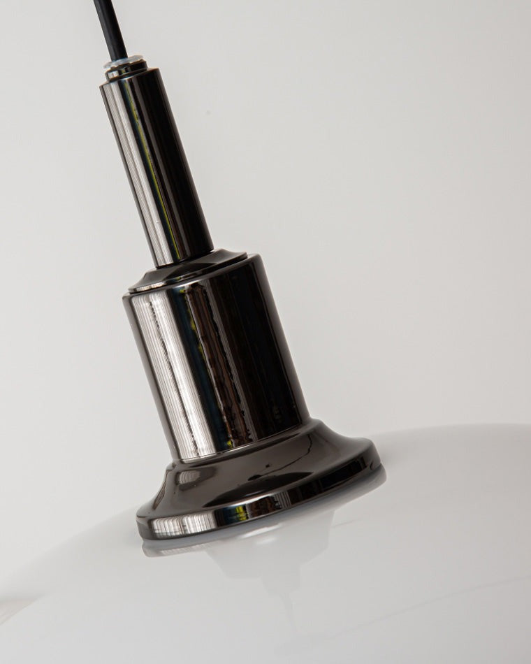 Fundão round ceiling light, close detail of the finish and fittings, the socket housing.