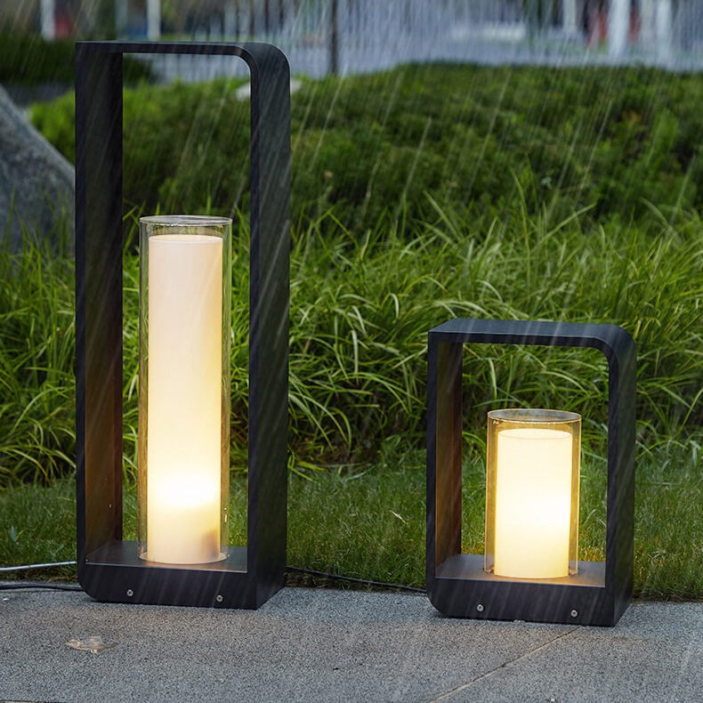 Large Alandroal landscape light in outdoor setting